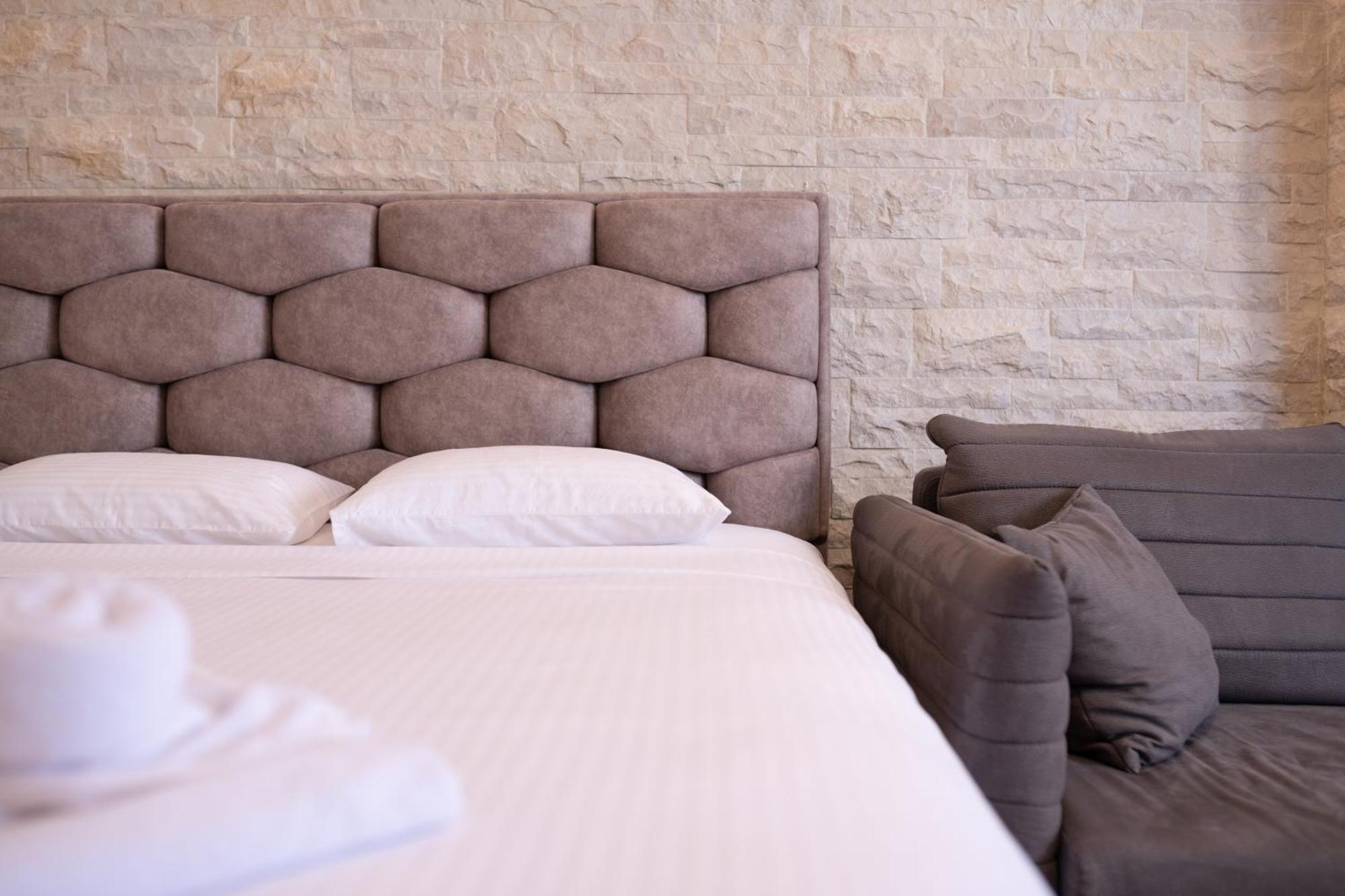 Christian Studio Apartments Umag Bagian luar foto